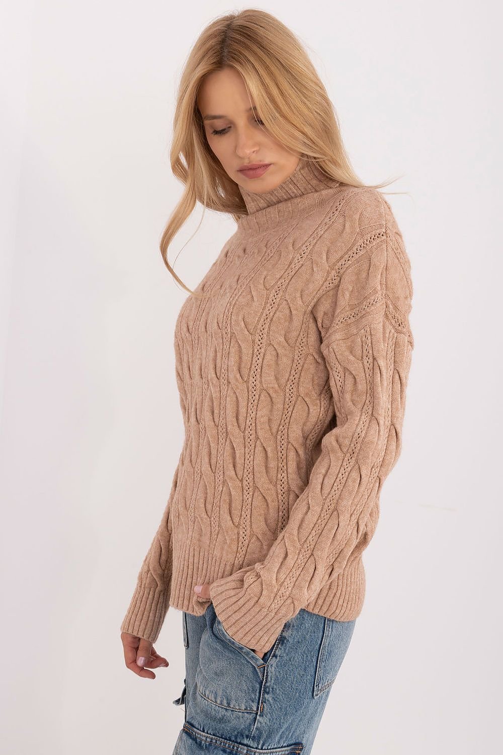Knitted Coltrui
