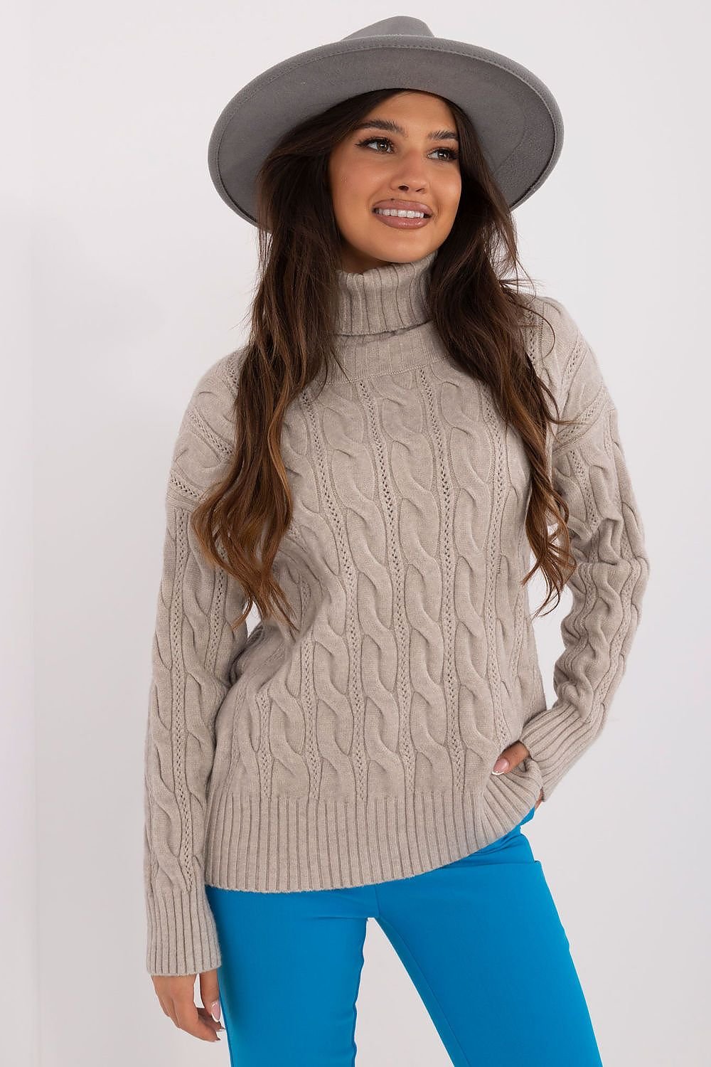 Knitted Coltrui