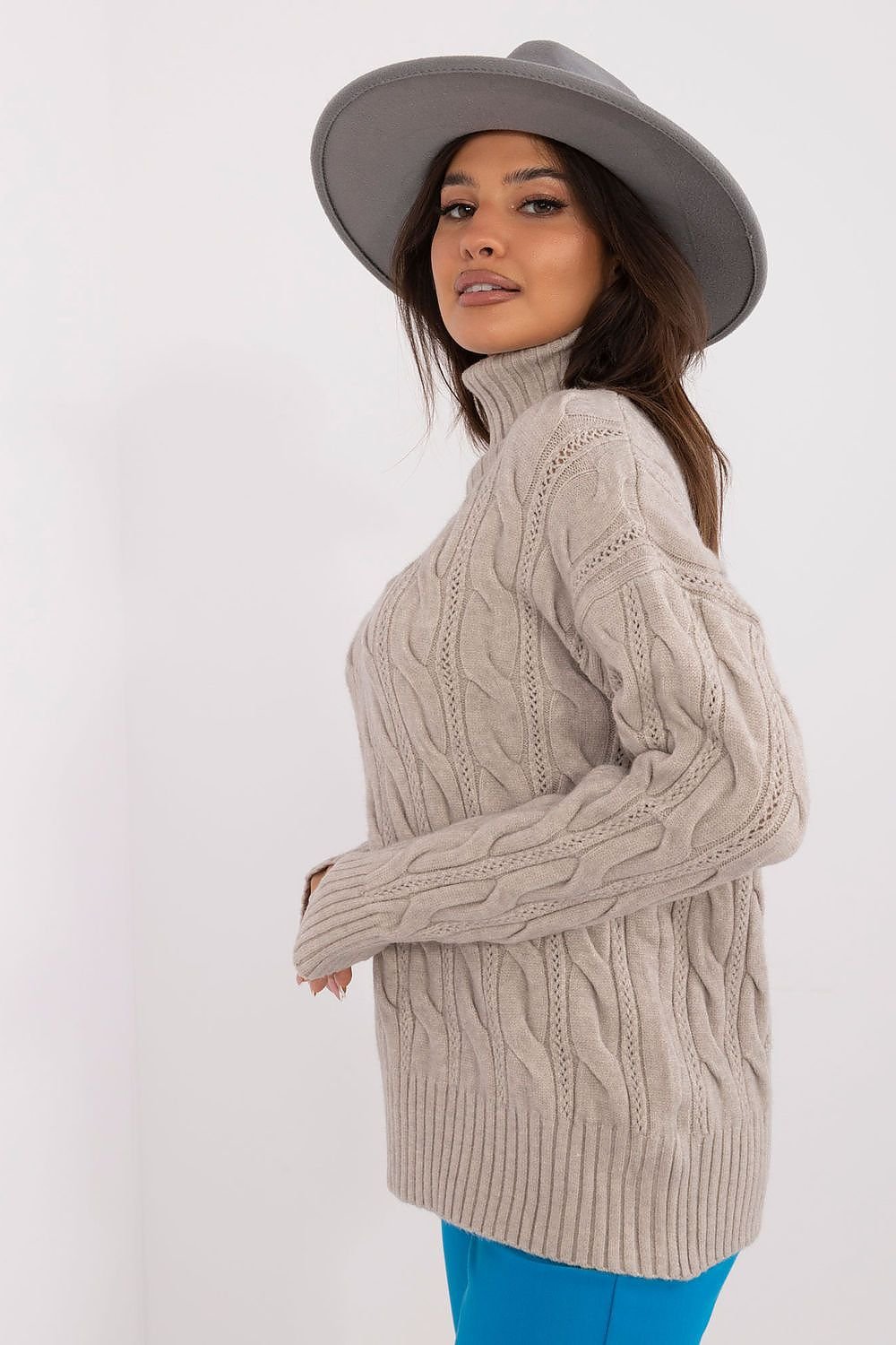 Knitted Coltrui