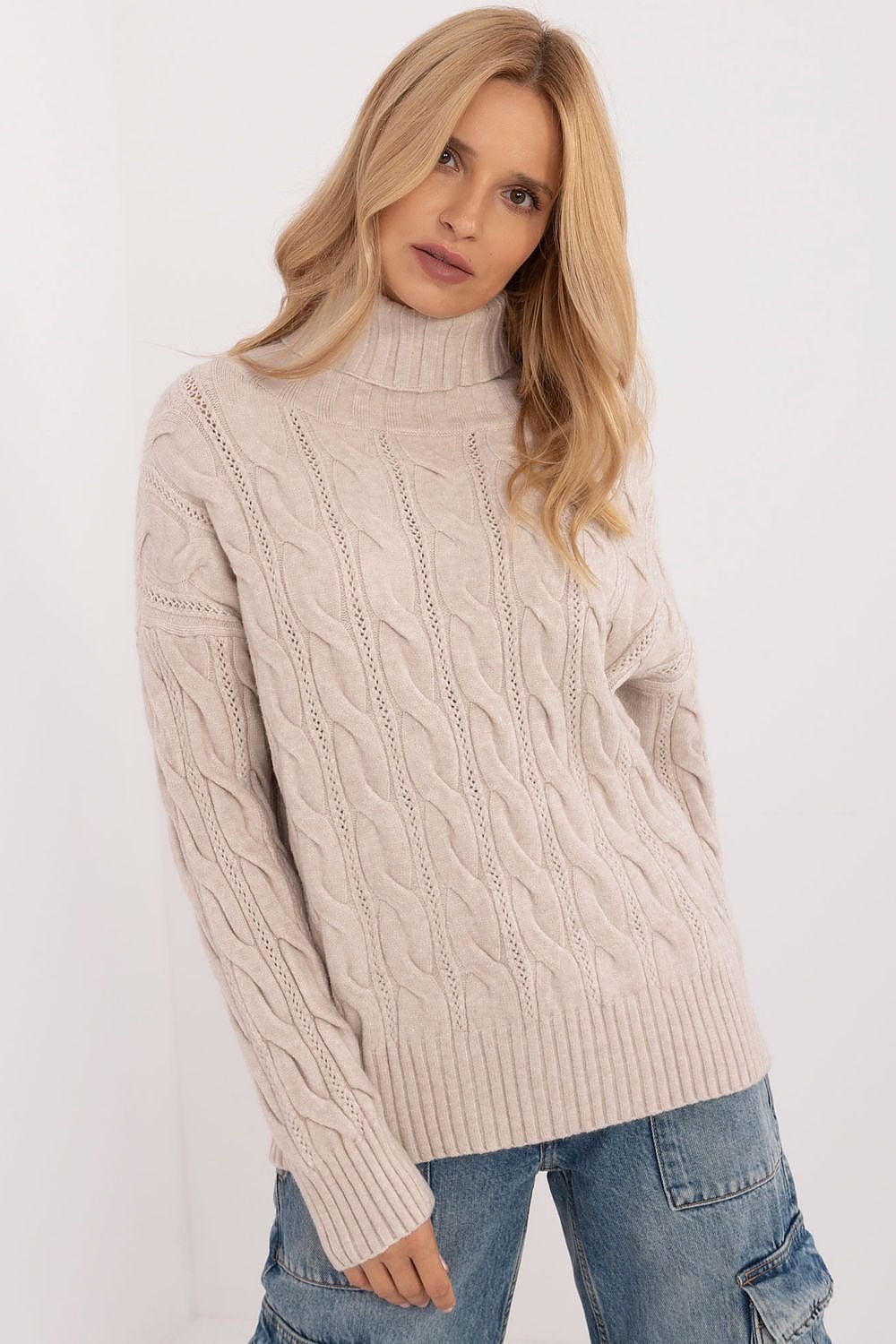 Knitted Coltrui