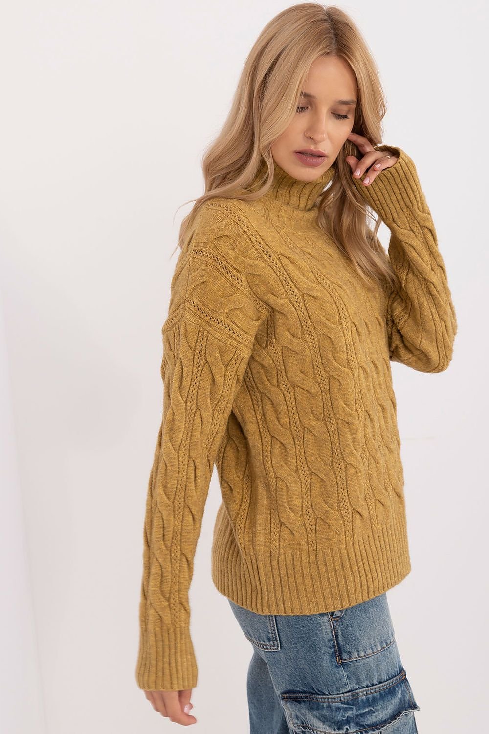 Knitted Coltrui